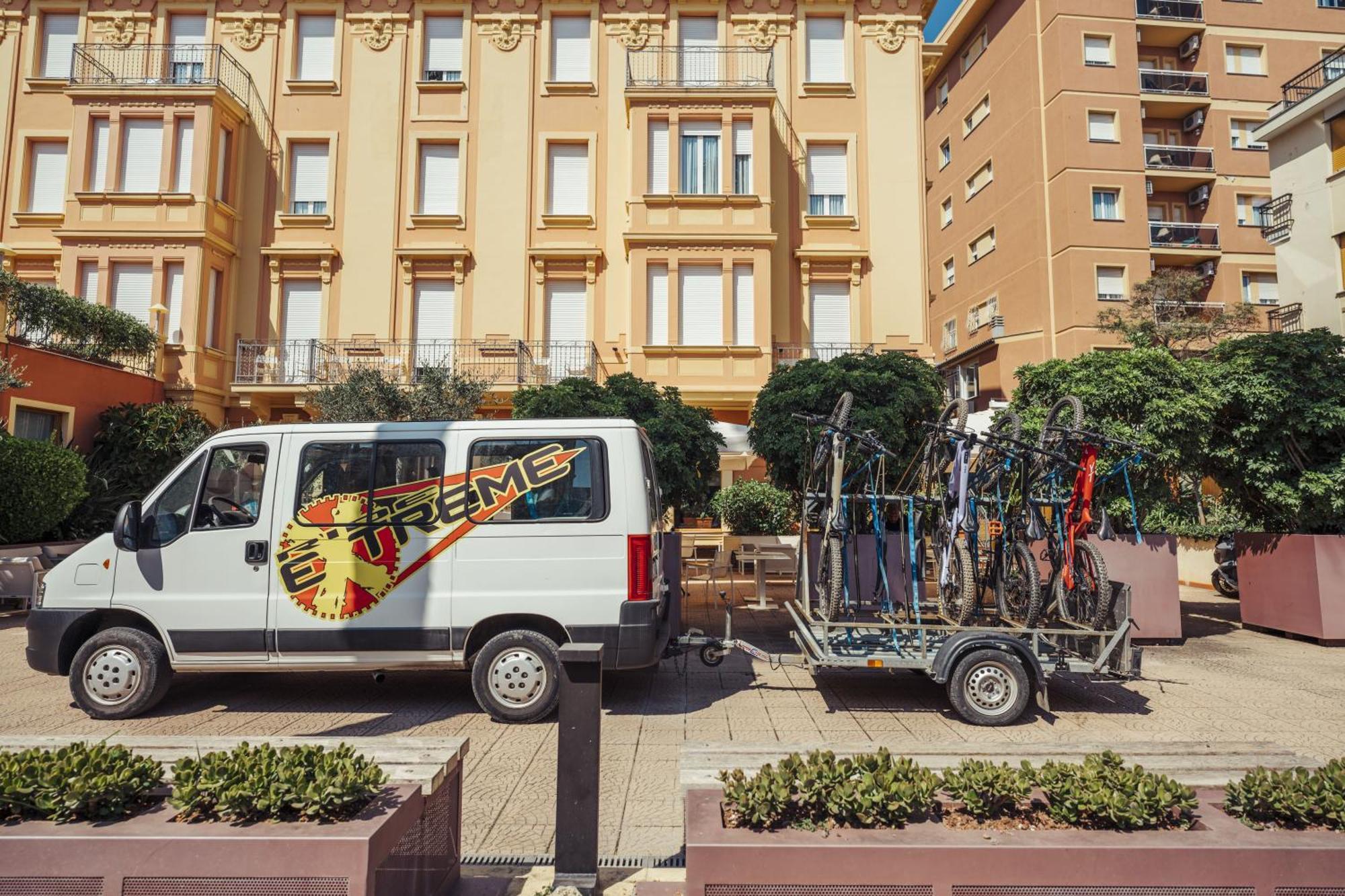 Hotel Garibaldi 菲纳莱利古雷 外观 照片